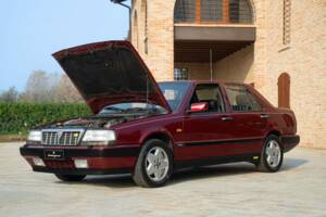 Image 48/50 of Lancia Thema 8.32 (1989)