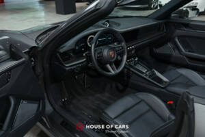 Image 15/25 of Porsche 911 Carrera 4 GTS (2023)