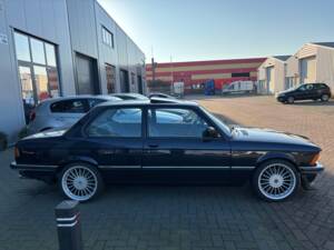 Image 7/28 of BMW 323i (1982)