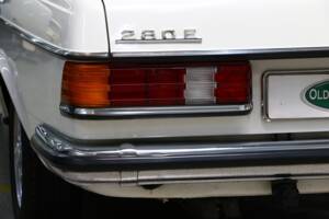 Bild 23/25 von Mercedes-Benz 280 E (1977)