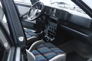 Image 37/50 of Lancia Delta HF Integrale (1988)