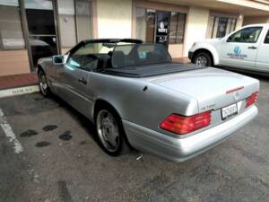 Image 13/40 of Mercedes-Benz SL 500 (1996)