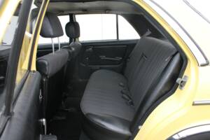 Image 4/12 of Mercedes-Benz 200 D (1982)