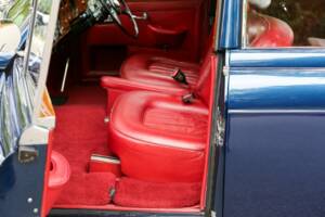 Image 23/49 of Bentley S 3 Continental Flying Spur (1964)