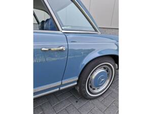Image 12/50 de Mercedes-Benz 280 SL (1970)