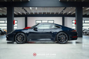Image 10/50 of Porsche 911 Carrera 4S &quot;Belgian Legend Edition&quot; (2020)