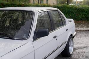 Imagen 6/8 de BMW 325i (1987)