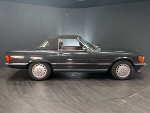 Image 11/50 of Mercedes-Benz 300 SL (1989)