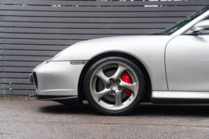 Bild 10/46 von Porsche 911 Turbo (2003)