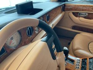 Bild 18/31 von Bentley Arnage Red Label (2000)