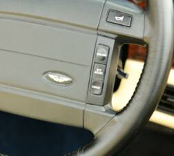 Imagen 30/50 de Aston Martin Virage Volante (1995)