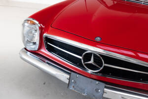Image 22/30 of Mercedes-Benz 280 SL (1968)