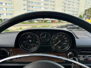 Bild 17/27 von Mercedes-Benz 250 CE (1970)