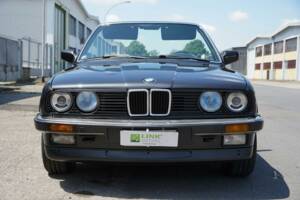 Image 2/19 de BMW 320i (1989)