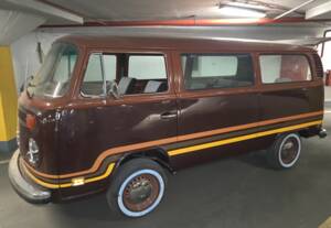 Image 6/8 de Volkswagen T2b Champagne Edition (1978)