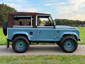 Image 7/33 de Land Rover Defender 90 (1997)
