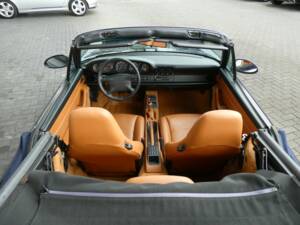 Image 16/29 of Porsche 911 Carrera (1995)