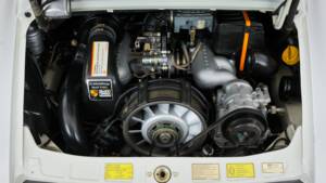 Afbeelding 24/26 van Porsche 911 Carrera 3.2 (1988)