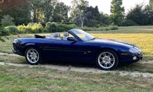 Image 35/36 of Jaguar XK8 4.0 (2001)