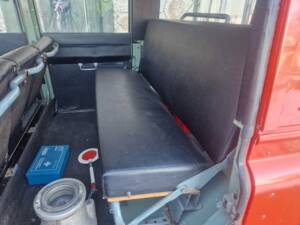 Image 46/54 of Land Rover 109 (1970)