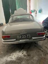 Afbeelding 5/8 van Mercedes-Benz 220 SE b (1961)