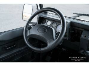 Image 10/22 of Land Rover Defender 90 (1996)