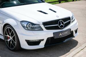 Image 8/33 of Mercedes-Benz C 63 AMG "Edition 507" (2013)