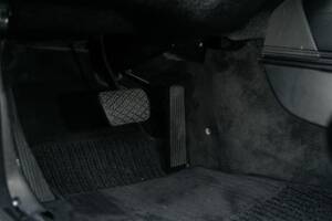 Image 39/69 de Mercedes-Benz 190 E 2.3-16 (1988)