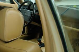 Bild 24/50 von Mercedes-Benz 420 SEL (1990)