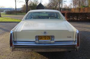 Image 9/56 of Cadillac Coupe DeVille (1977)