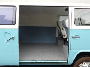 Bild 64/99 von Volkswagen T2b Kastenwagen (1977)