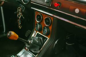 Bild 16/34 von Alfa Romeo Giulia Nuova Super 1600 (1979)