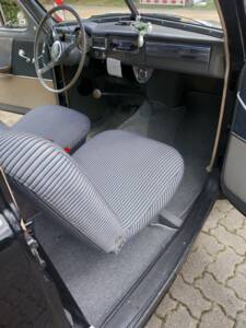 Image 11/18 of Volvo PV 444 (1954)