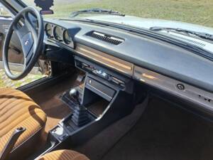 Imagen 2/8 de Peugeot 504 Coupé (1976)