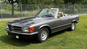 Image 2/24 de Mercedes-Benz 280 SL (1984)