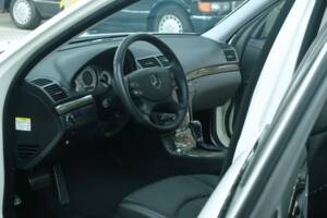 Bild 45/50 von Mercedes-Benz E 500 (2007)