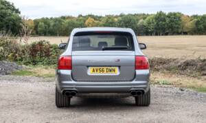 Bild 7/40 von Porsche Cayenne Turbo S (2006)