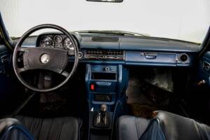 Afbeelding 24/50 van Mercedes-Benz 240 D (1976)