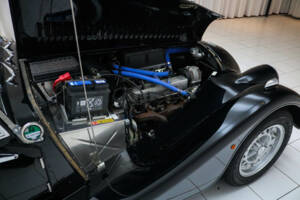 Image 13/18 of Morgan Plus 8 (2003)