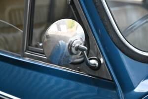 Image 24/50 of Morris Minor 1000 Traveller (1971)