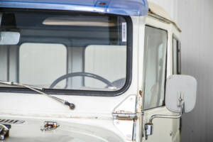 Image 23/50 of Toyota Land Cruiser BJ 40 (1977)