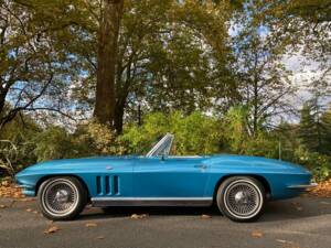 Bild 38/50 von Chevrolet Corvette Sting Ray Convertible (1966)