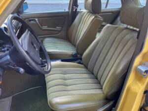 Image 136/139 of Mercedes-Benz 240 D (1978)