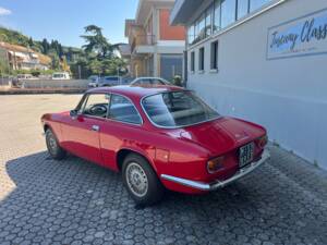 Imagen 4/18 de Alfa Romeo Giulia GT 1300 Junior (1973)