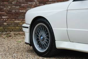 Image 44/50 of BMW M3 (1990)