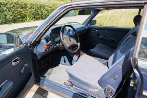 Bild 51/99 von Mercedes-Benz 230 CE (1983)