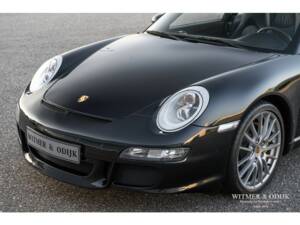 Bild 11/28 von Porsche 911 Carrera 4S (2004)
