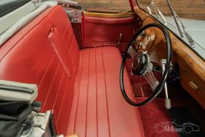 Immagine 15/19 di Triumph 2000 Roadster (1949)