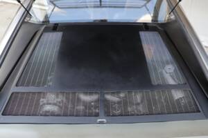 Image 46/49 of DeLorean DMC-12 (1981)