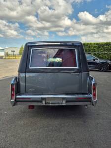Image 8/8 of Cadillac Fleetwood Brougham (1992)